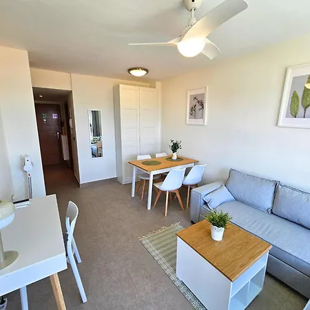 Erapartments Sea View شقة