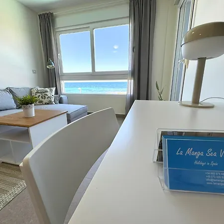 Erapartments Sea View شقة *